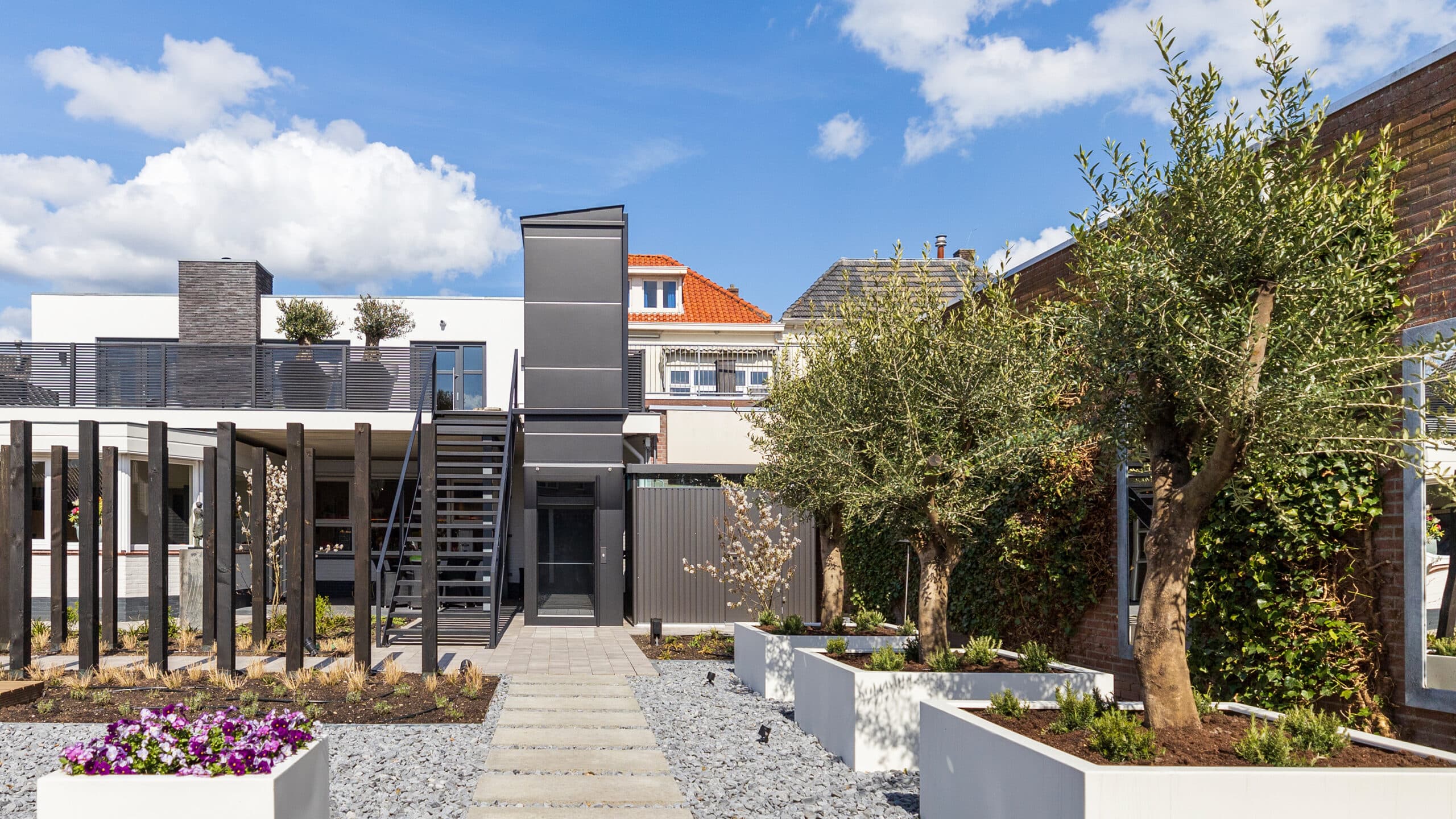 Cibes Symmetry outdoor elevator